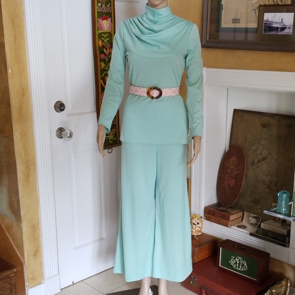 Adorable 60s Aqua Blue Vintage Polyester Pantsuit - Picture 1 of 5